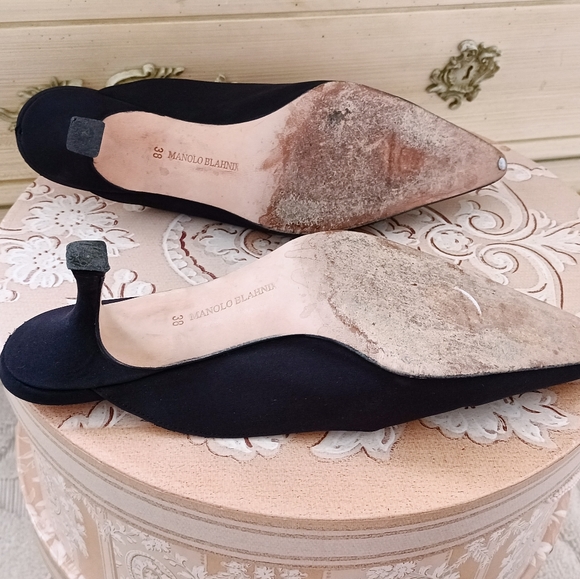 ADORABLE VTG "MANOLO BLAHNIK" BLACK SATIN KITTY'S! - Picture 8 of 16